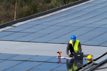 Solar Battery Storage Systems for Businesses